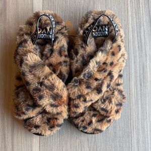New Steve Madden Women's Animal Print Crossband Slippers. Size 6